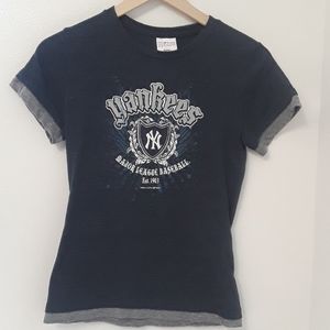 New York Yankees - MLB - Girl's Large T-shirt